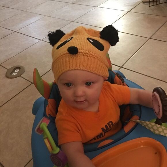 Baby Panda Hat - Picture 2 of 3